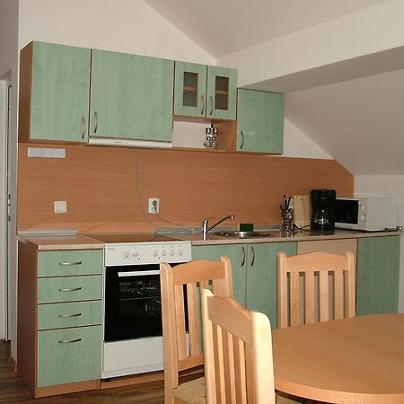 Kisiovi Apartment เดวิน ภายนอก รูปภาพ