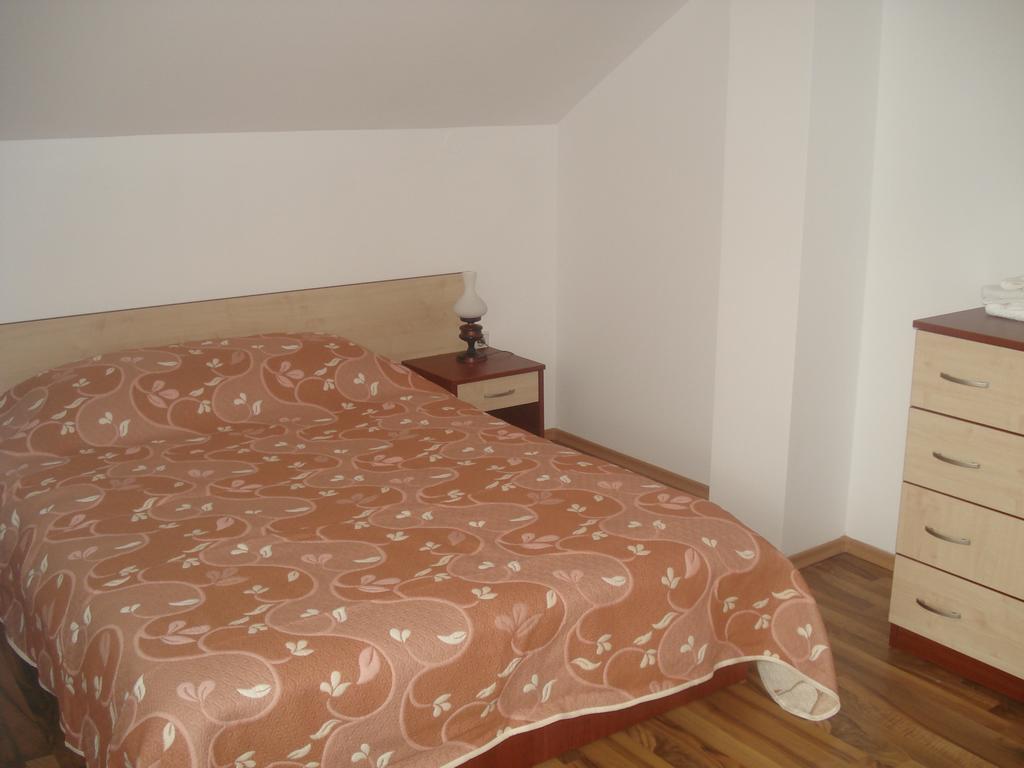 Kisiovi Apartment เดวิน ภายนอก รูปภาพ
