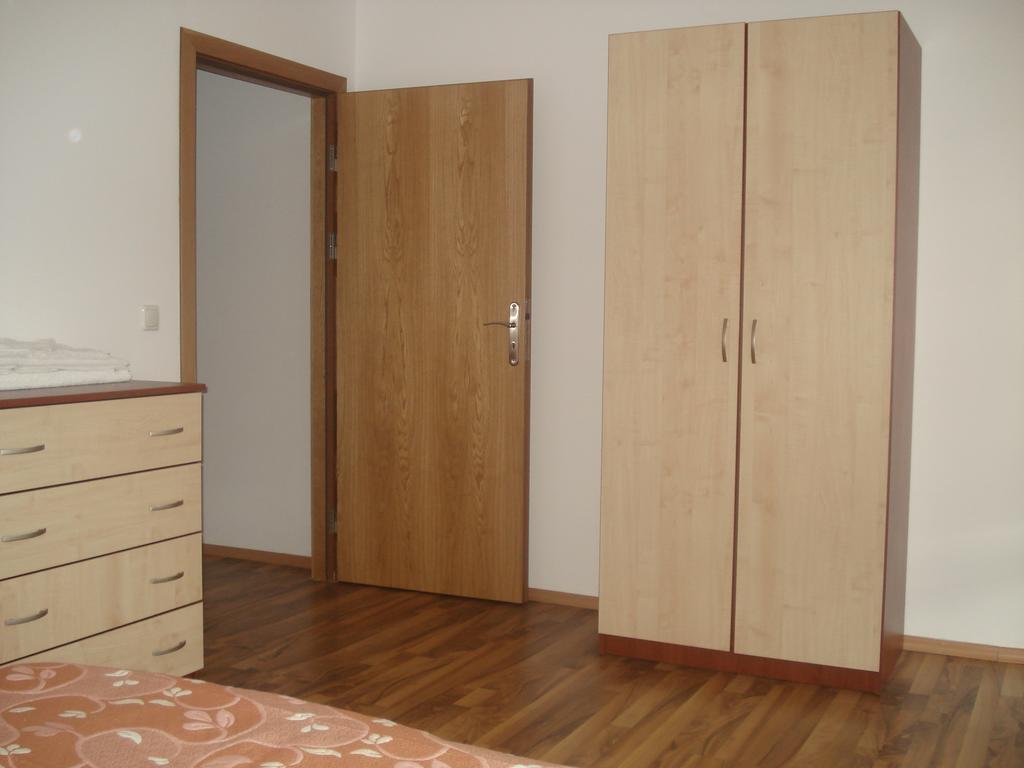 Kisiovi Apartment เดวิน ภายนอก รูปภาพ